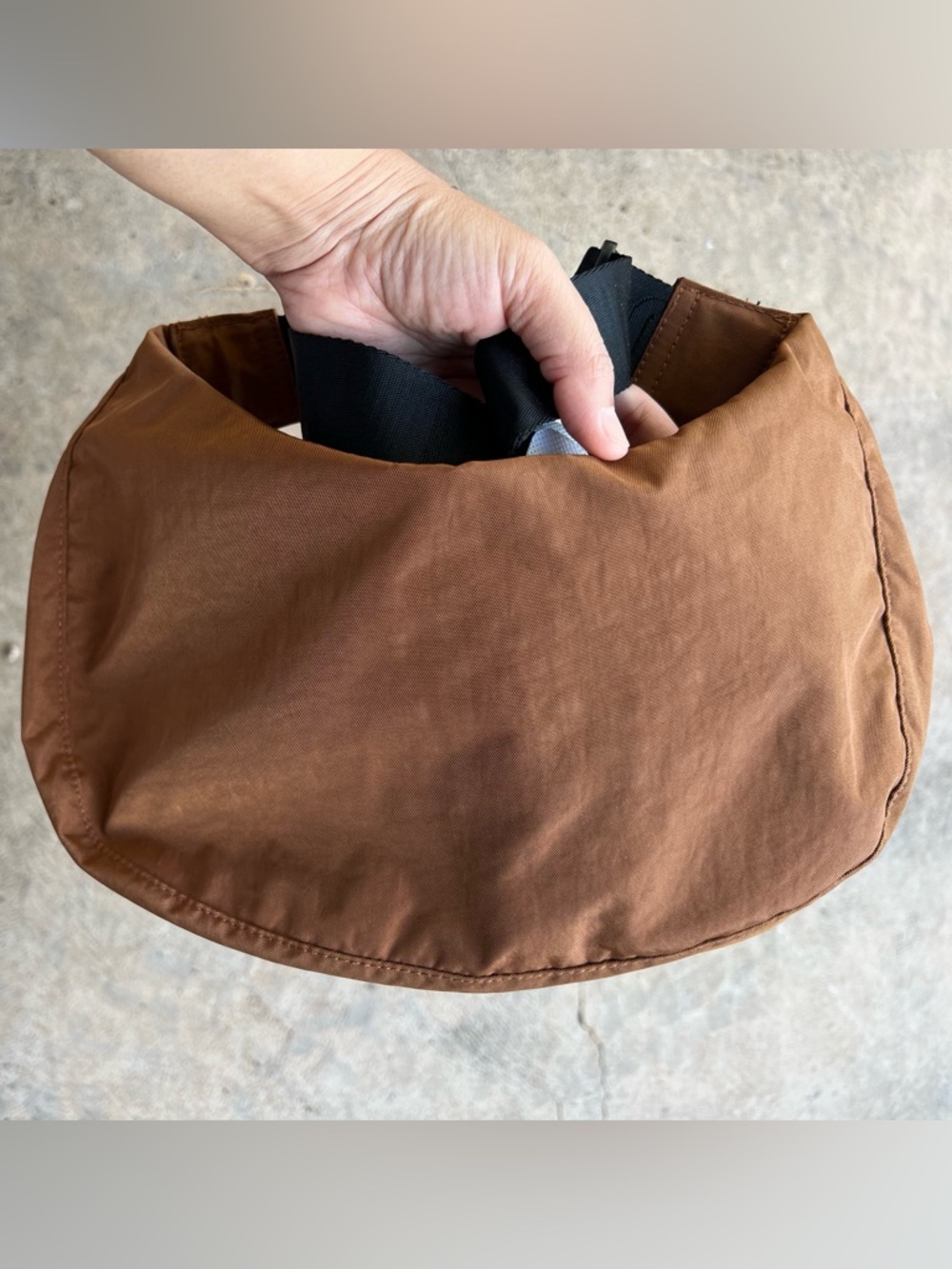 NWOT Baggu Medium Crescent Bag Brown